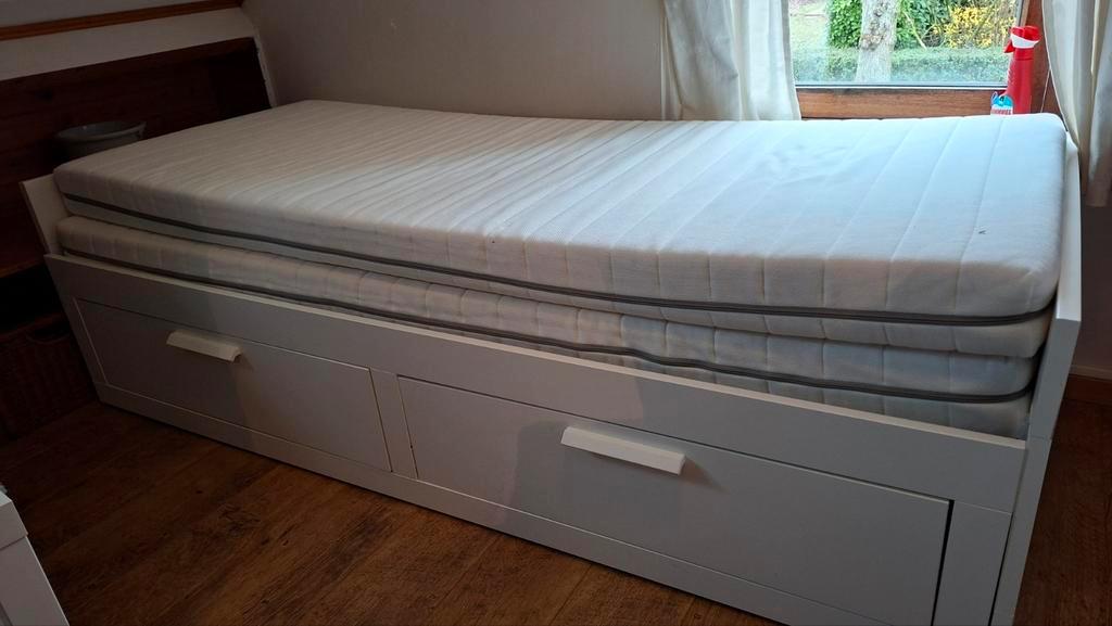 Brimnes Ikea 1 of 2-persoons bed