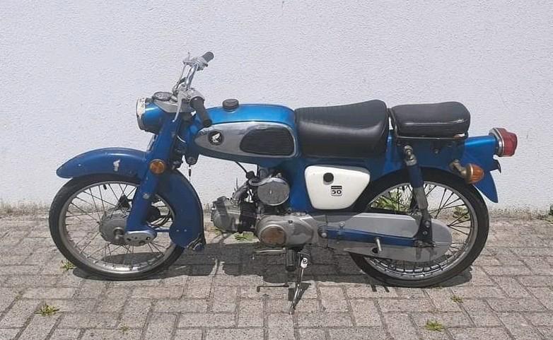 Honda S50 solo seat ruilen tegen buddy.