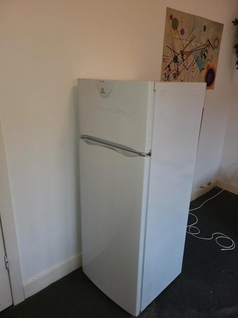 Koelkast met vriesvak - Indesit