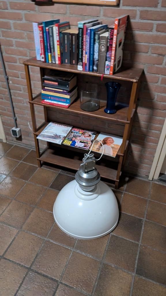 Gratis af te halen: Witte hanglamp