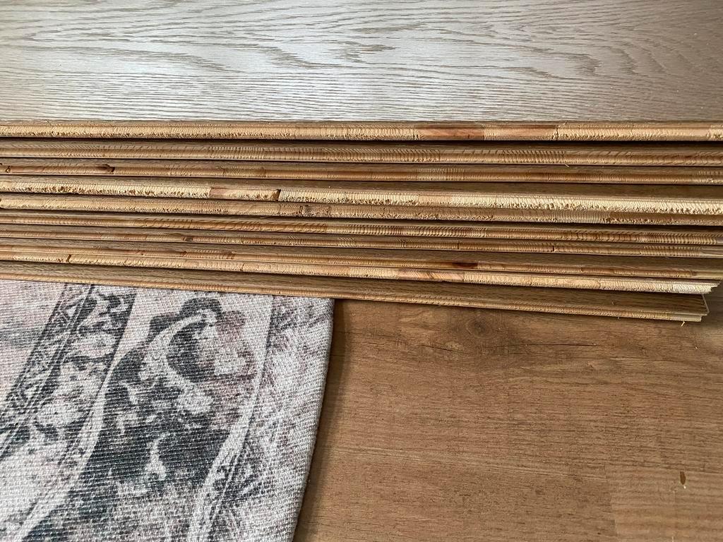 Gratis op te halen. Overgebleven kliklaminaat.