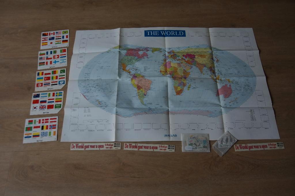 6-delige atlas van de hele wereld uitklapbare kaarten