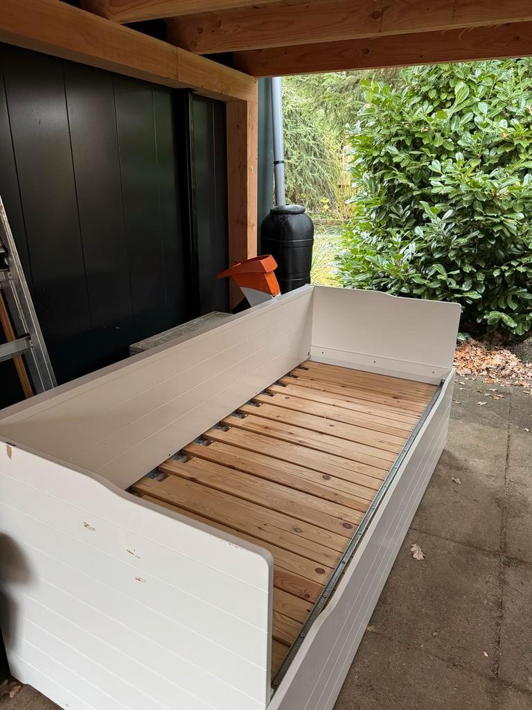 Uitschuifbaar bed met 2 matrassen