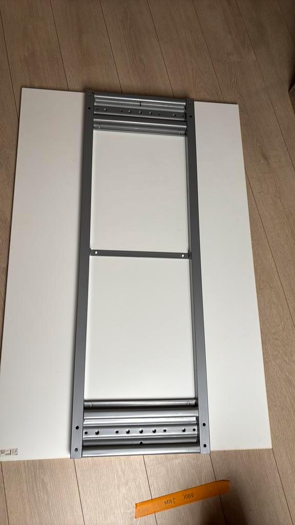 Gratis bureau Galant (Ikea) zonder poten