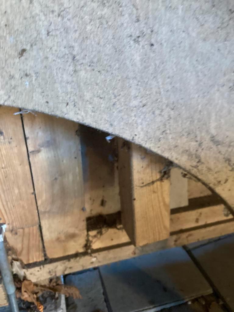 oude tafel met verlengstuk