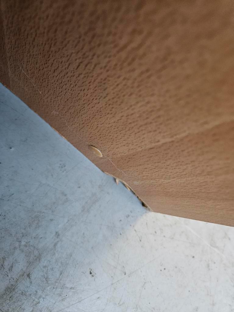 Houten bureau gratis