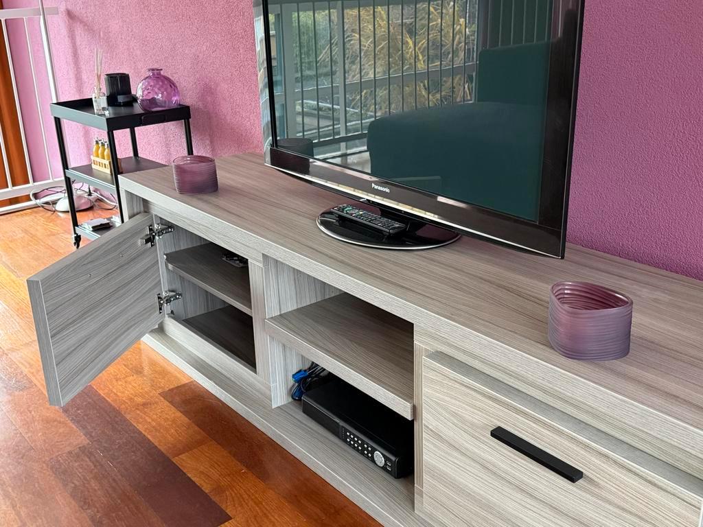 TV kast - Zo goed als nieuw - Gratis af te halen!