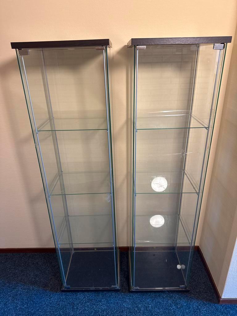IKEA vitrinekasten - gratis af te halen!