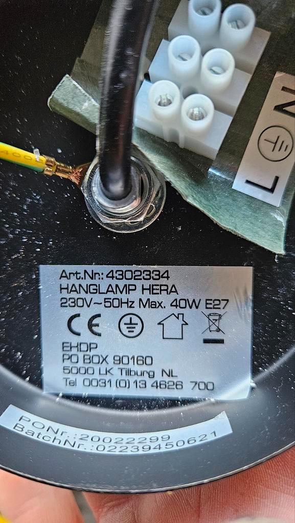Hanglamp. Alleen ophalen.