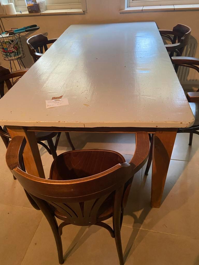 Houten tafel met 5 stoelen - Opknapper gratis ophalen!
