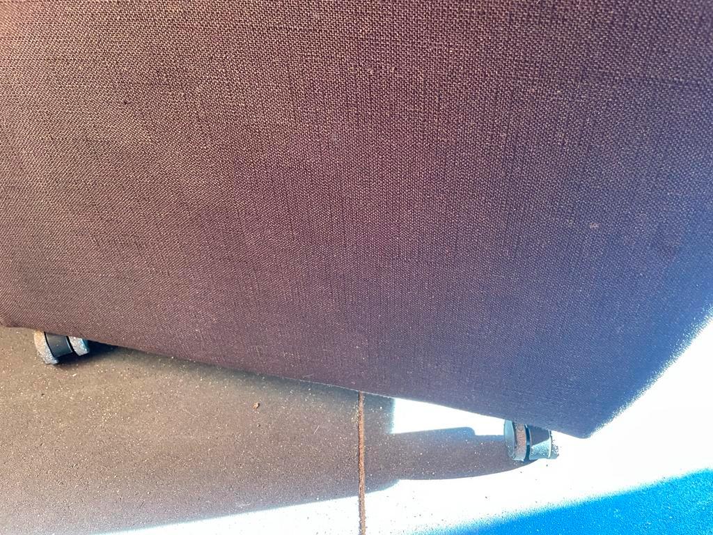 Gratis 4 eetkamerstoelen met wieltjes