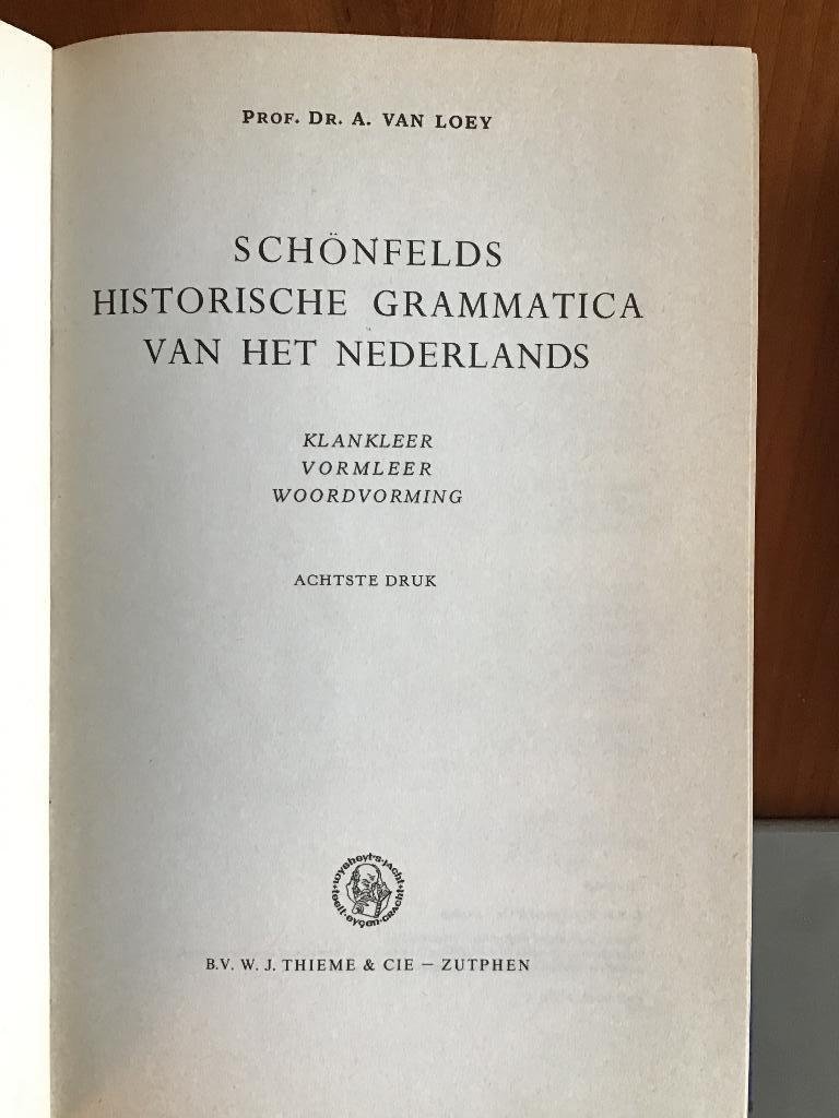 Div. boeken taal- en letterkunde & woordenboeken (Van Dale)