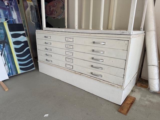 Stalen ladekast  voor grote tekeningen e.d.