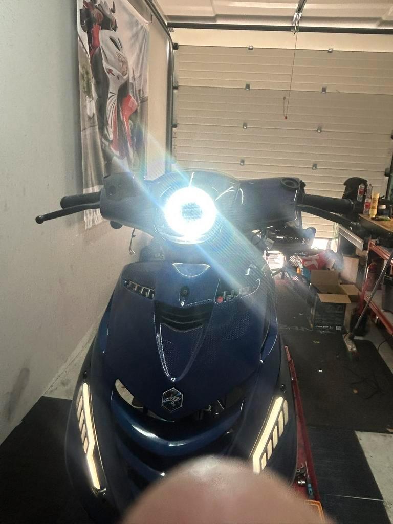 Scooter monteur met ophaal service