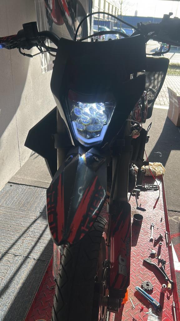 Schakelbrommer monteur met ophaal service