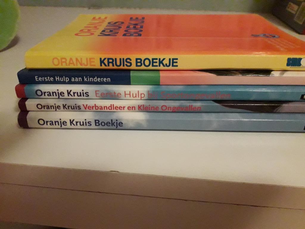 Oranje Kruis boekjes