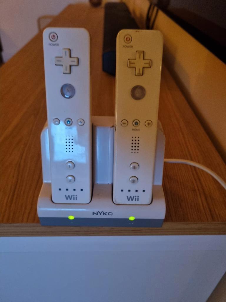 Goed lezen, wii controllers, laadstation en gebrande spellen