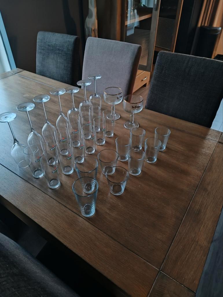 Diverse glazen gratis af te halen