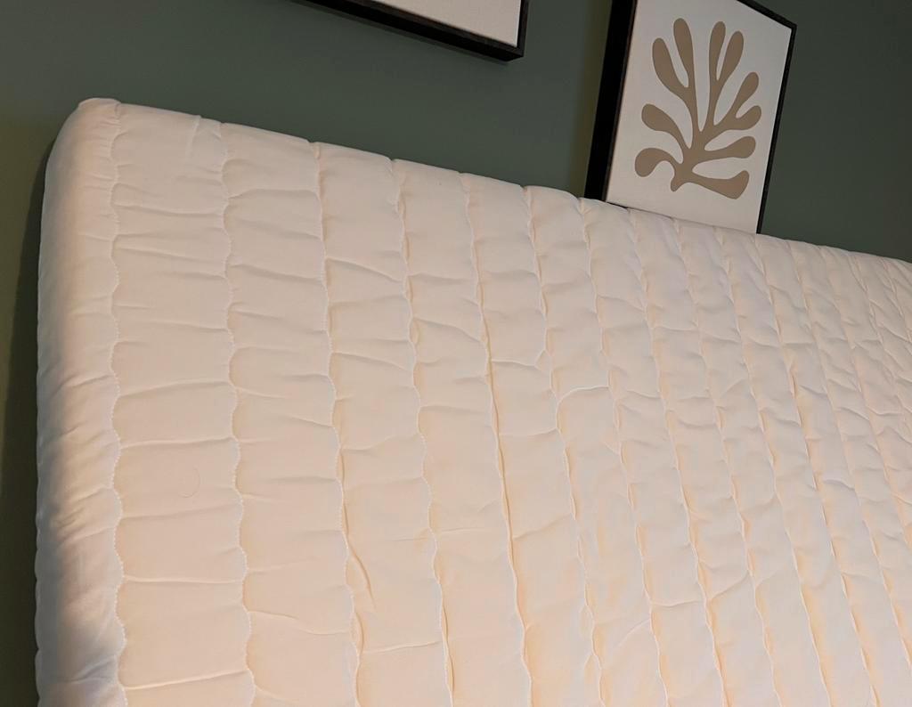 Kindermatras + Waterdicht hoeslaken +Hoeslaken ( H&M )