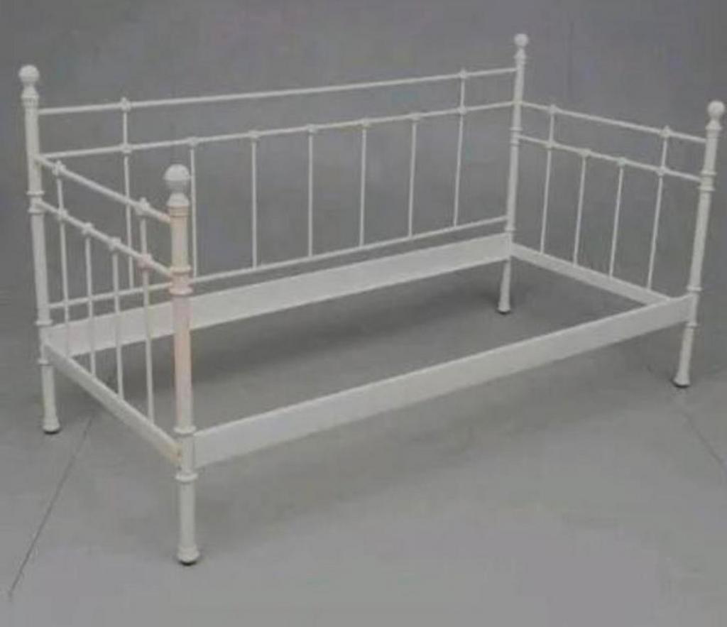 IKEA Bedframe - Wit Metaal