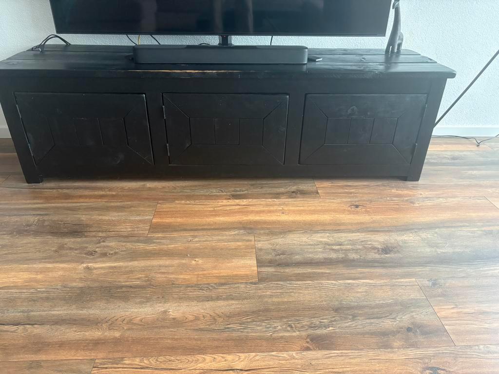 Gratis houten tv meubel
