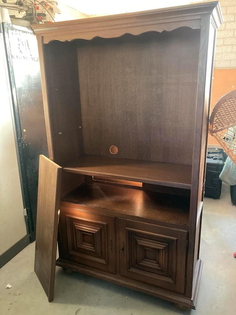 Kast gratis , met twee extra legplanken