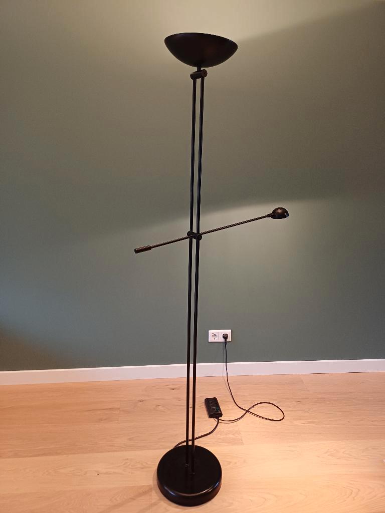 Vloerlamp met spot, halogeen.