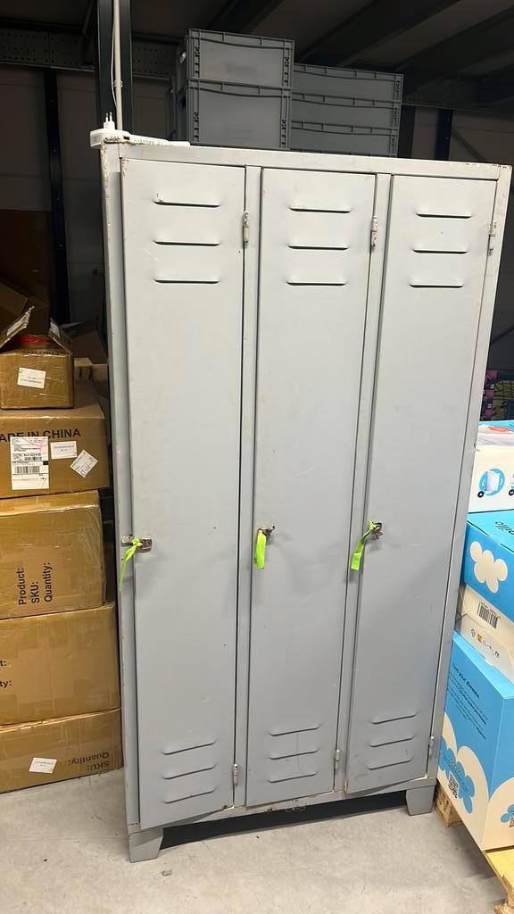 Gratis locker kast oud ijzer oudijzer