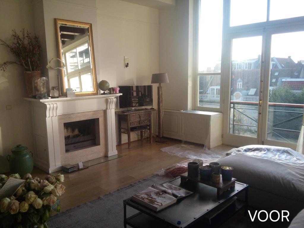 Schilder gezocht 06 5700 6364