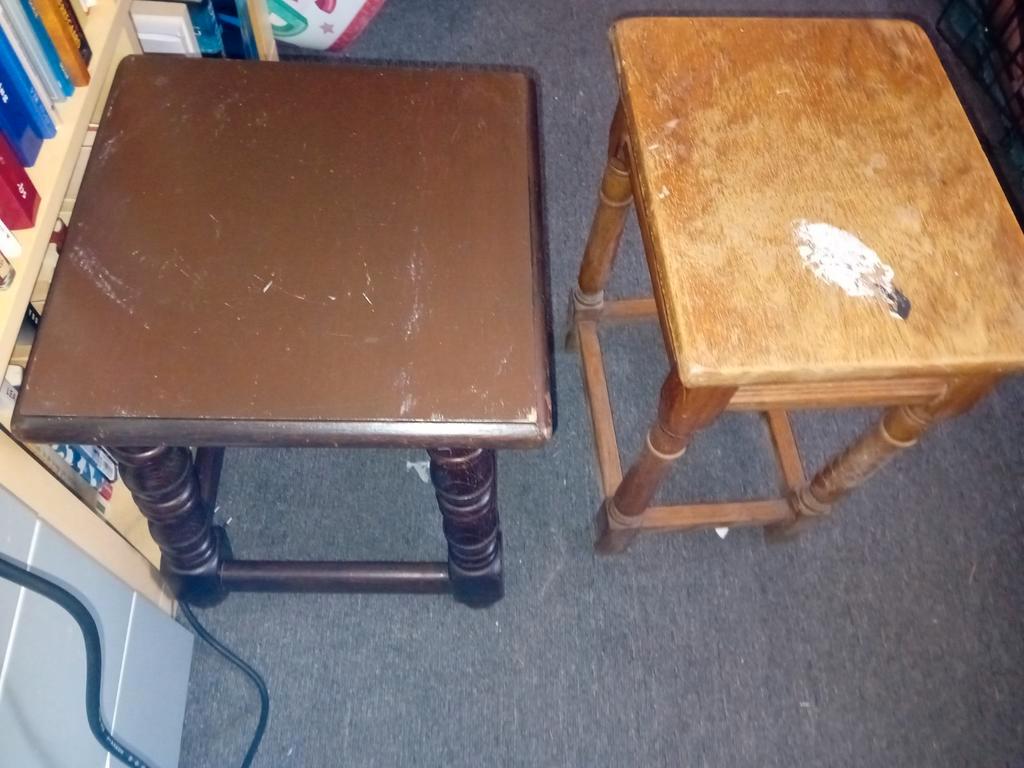 Gratis 2 bijzettafels