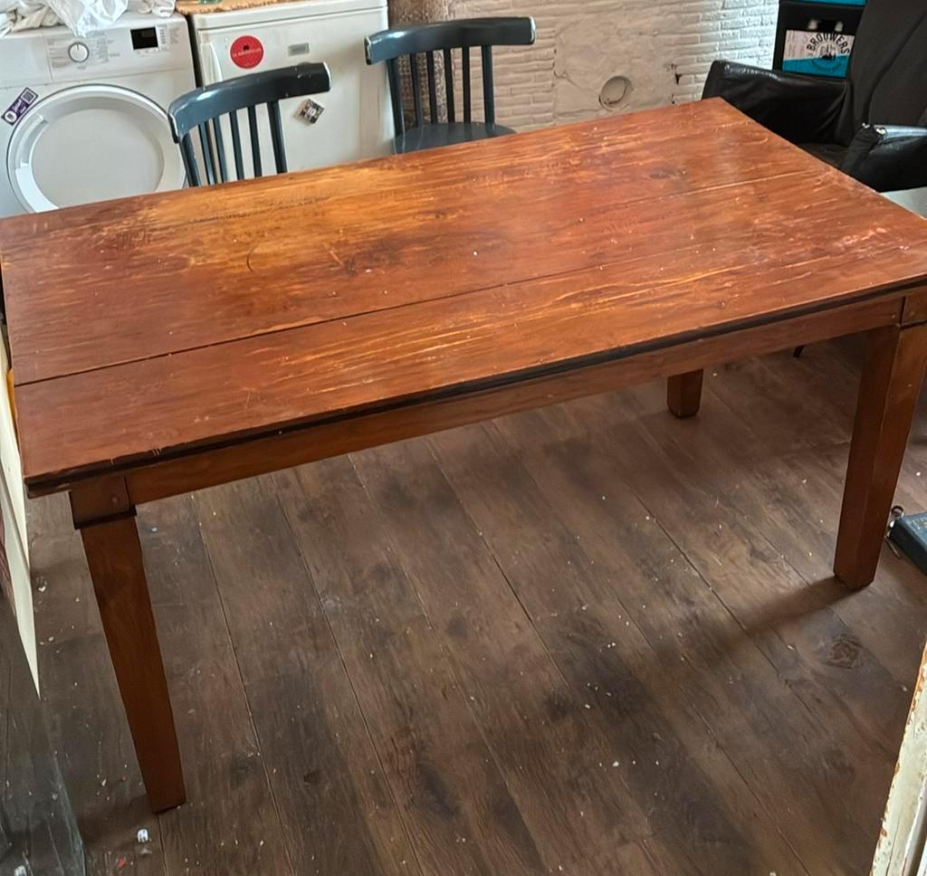 Gebruikte tafel, gratis