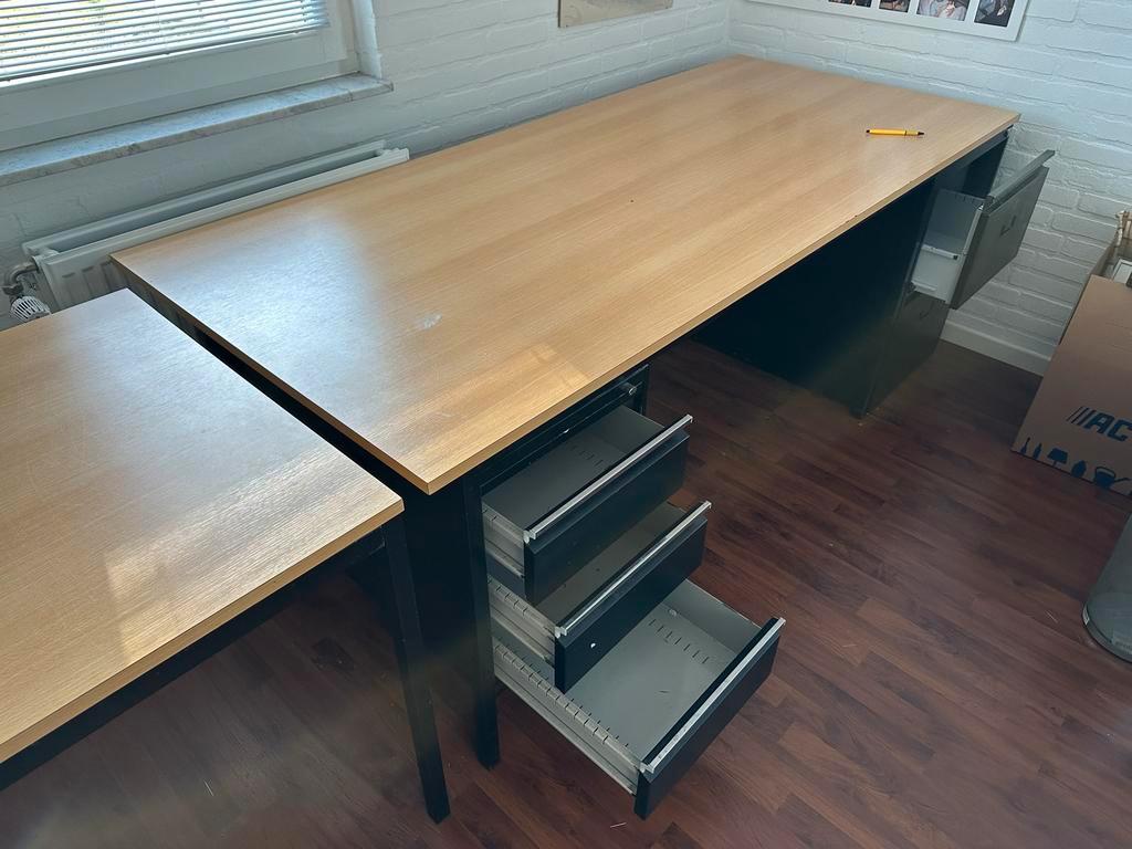 Groot Bureau met Ladenblokken - Ideaal voor Thuiswerken