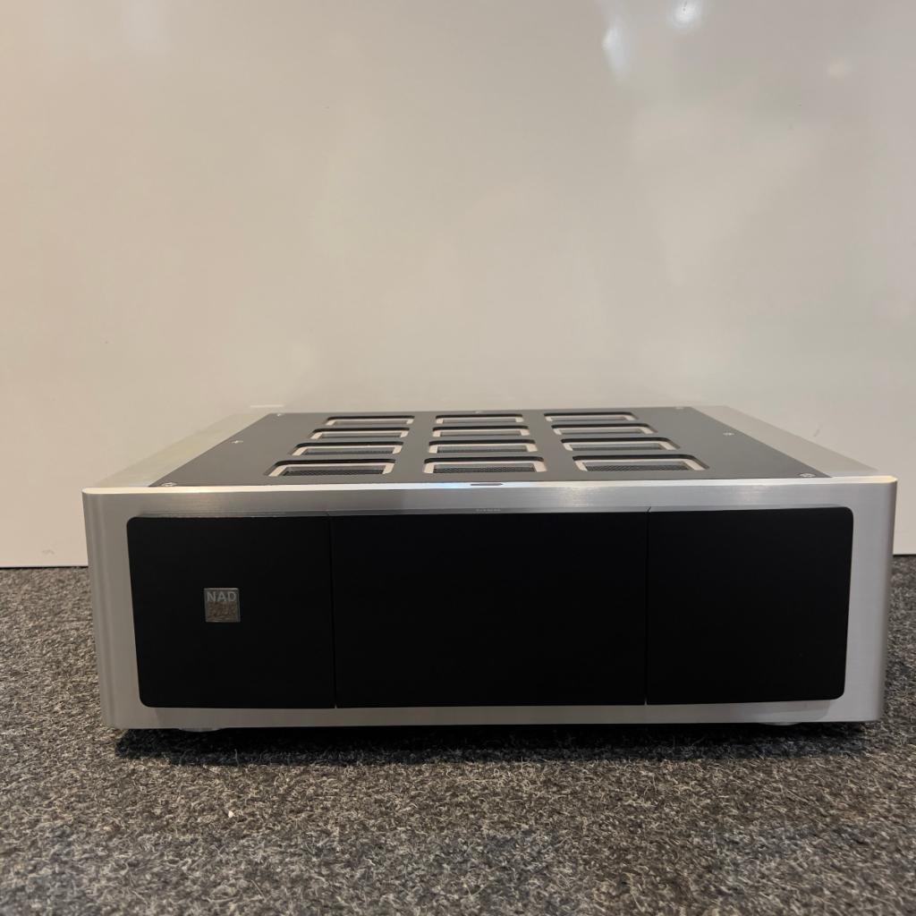 NAD M28 - Versterker - Zilver - B-Stock met garantie