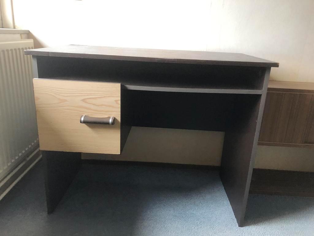 Bruin bureau GRATIS af te halen