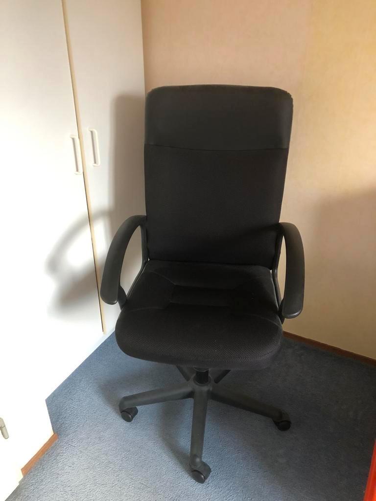 Zwarte bureaustoel GRATIS af te halen
