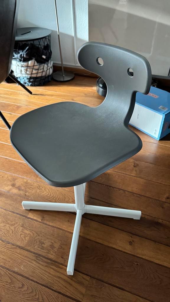 2 Bureaustoelen - Gratis Af te Halen