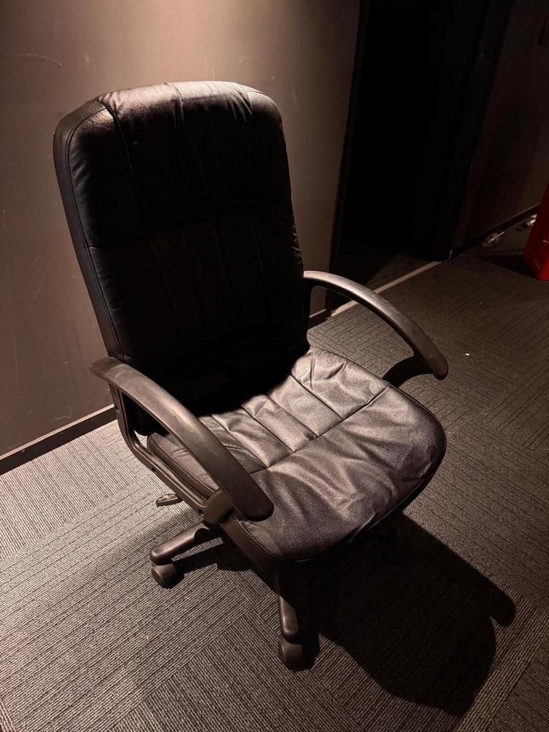 Zwarte Bureaustoel - Comfortabel en Functioneel