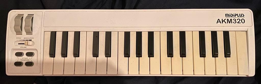 GRATIS Midiplus AKM320 MIDI-keyboardcontroller