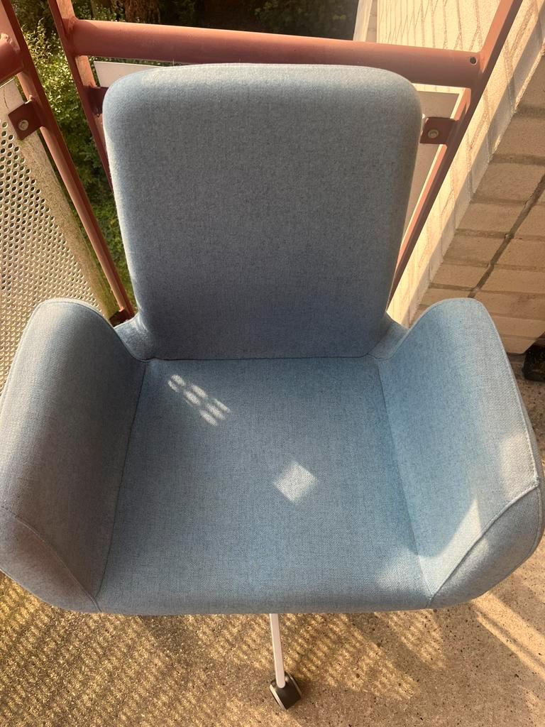 Blauwe bureaustoel - gratis op te halen