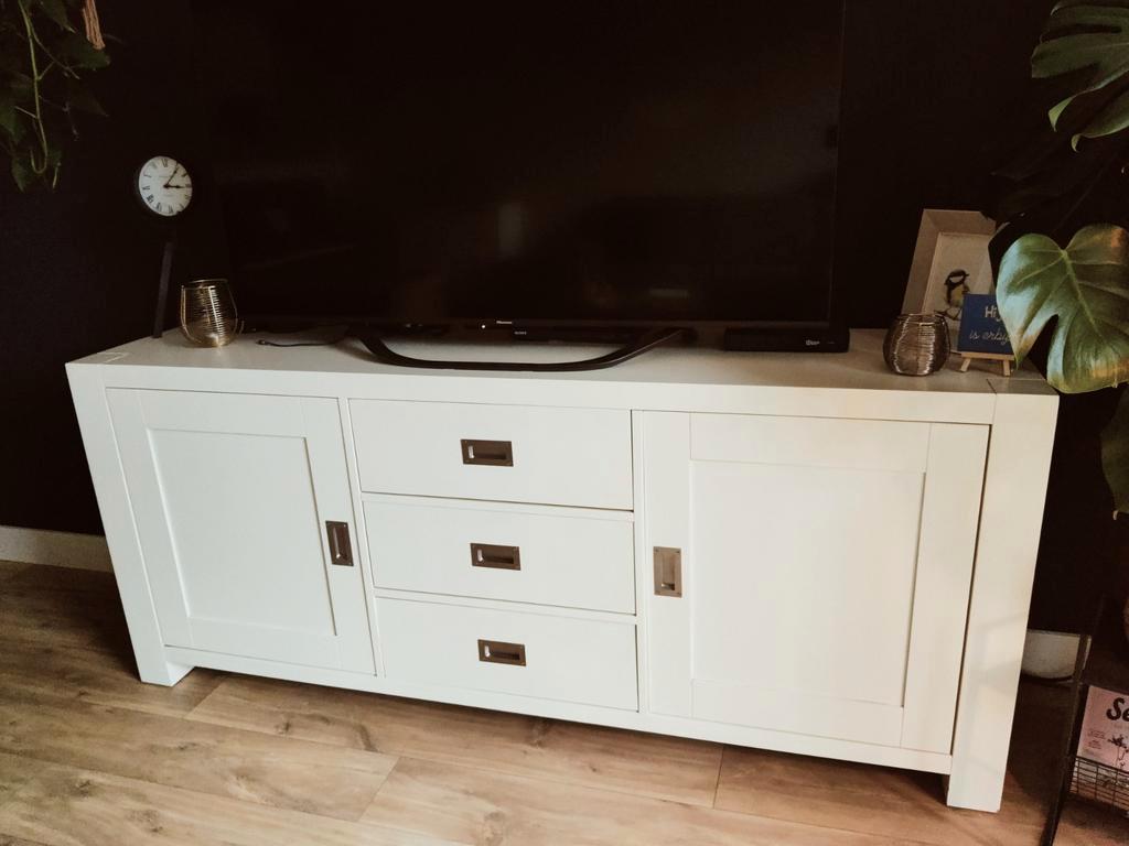 Massief houten dressoir wit