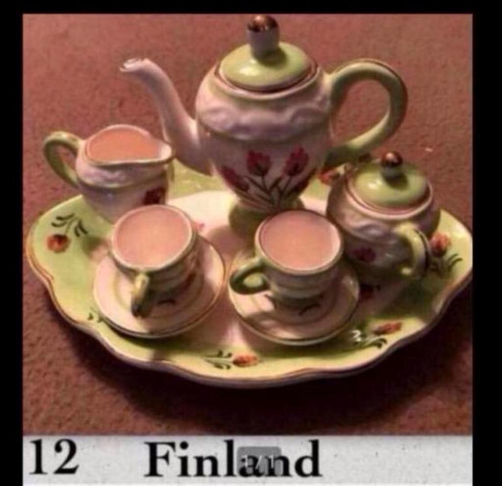 Charmant mini theeservies, fijn porselein