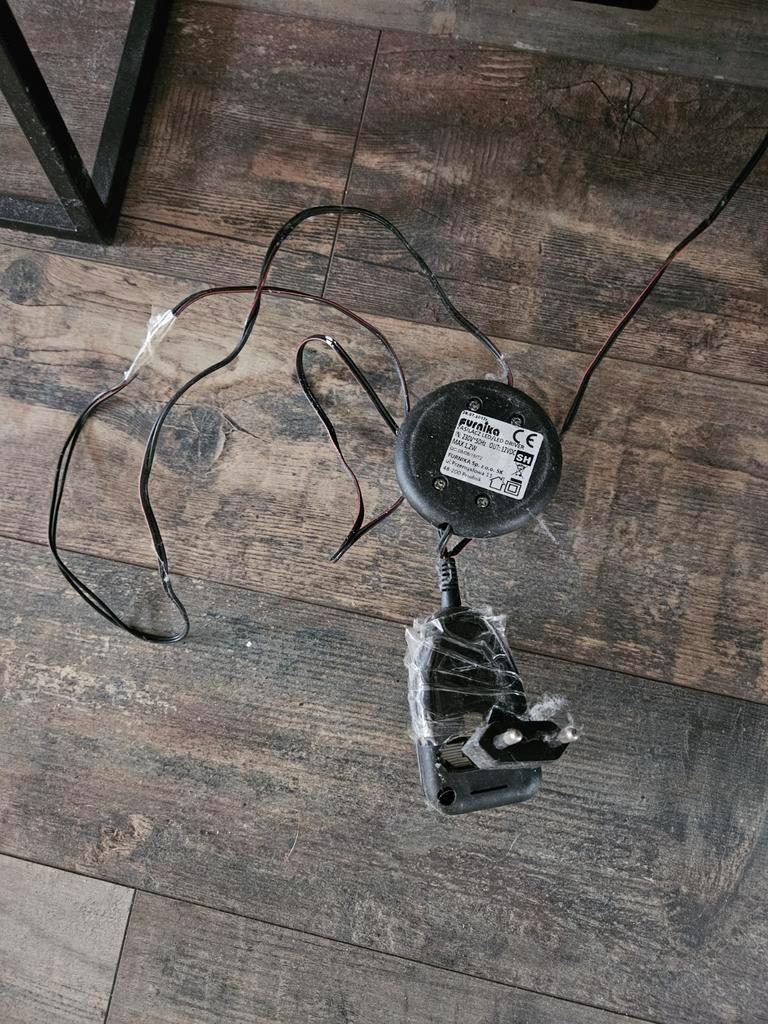 Hoogglans zwarte hangkast