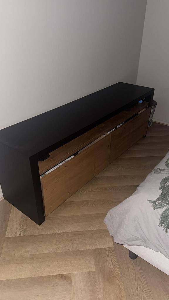 Gratis ophalen boekenkast en tv kast