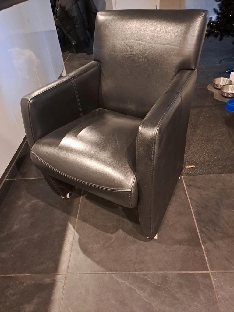 Zwarte leren stoelen - 4 stuks - gratis af te halen