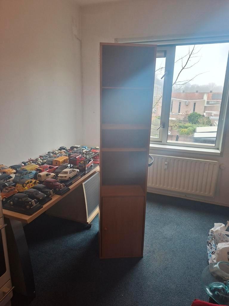 Gratis staande kast met spiegel