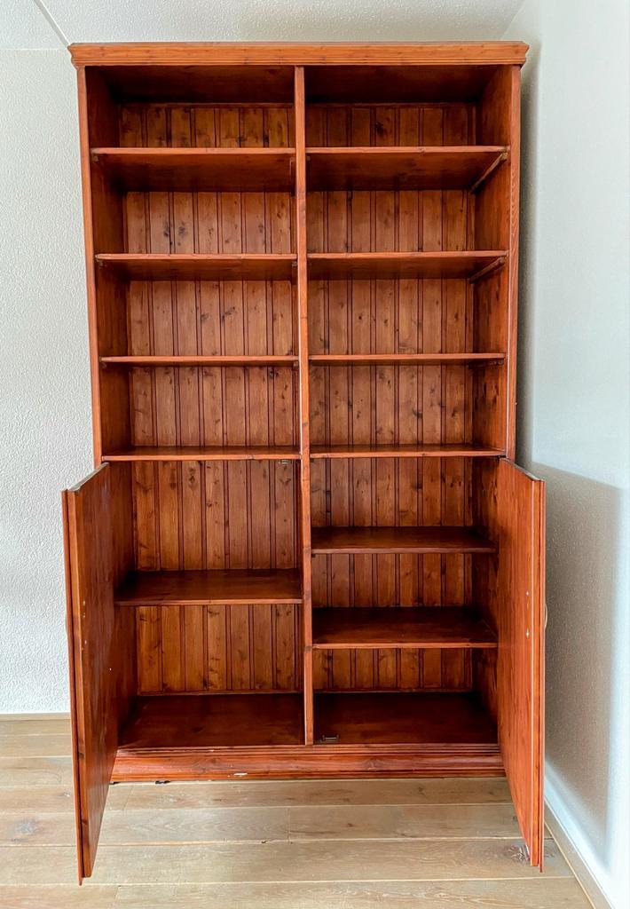 Complete slaapkamer set van massief hout, in goede staat