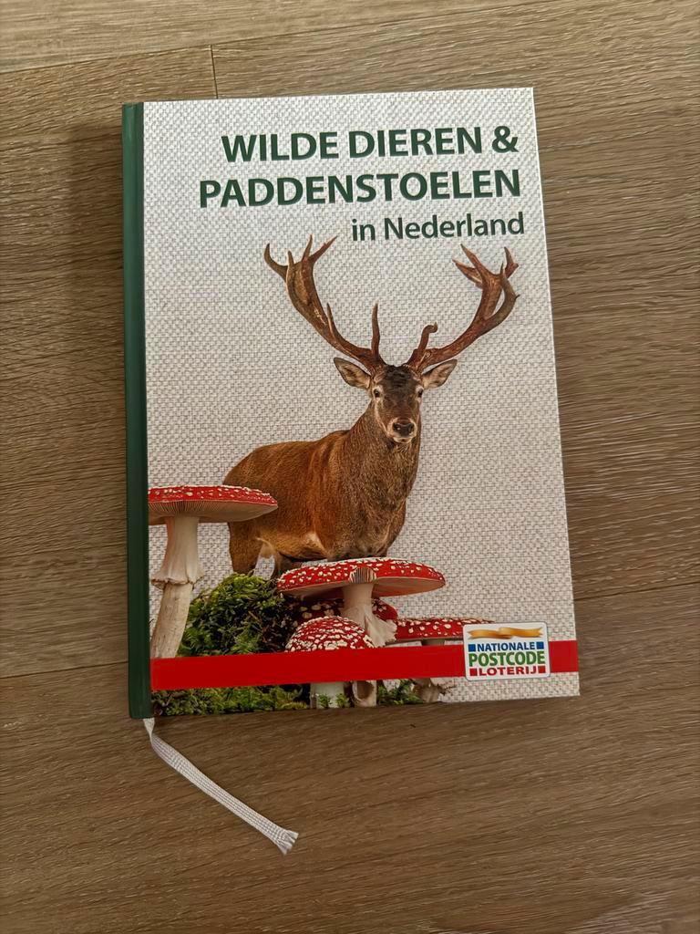 Wilde dieren & paddenstoelen boek - Postcode Loterij