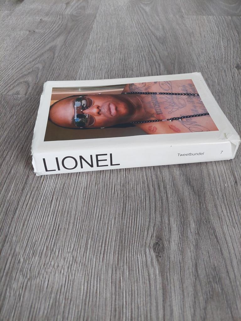 (rapper)  LEXXUS LIONEL DORS  Tweetbundel