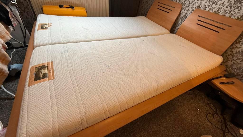 Tweepersoonsbed met lattenbodem