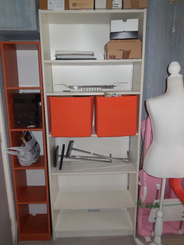 GRATIS Witte Billy (boeken)kast 80 cm.x 201,5 cm 28 cm. diep